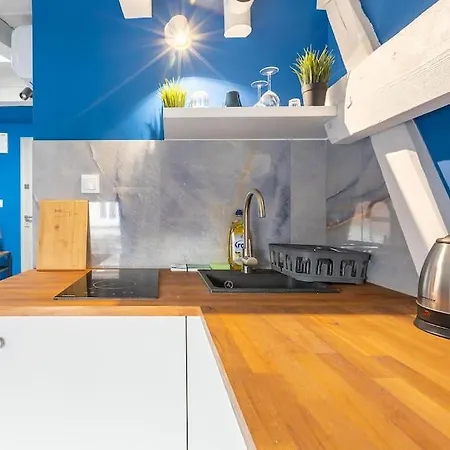 Niebiesko-bialy Apartament Апартаменты *