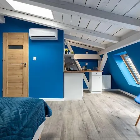 Niebiesko-bialy Apartament Апартаменты *